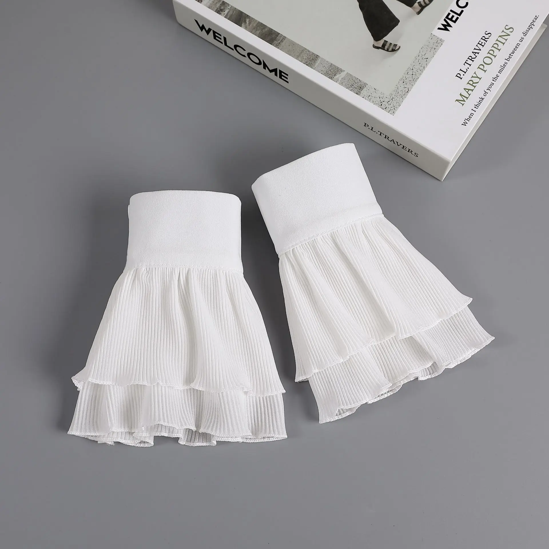 

Women Girls Fake Flare Sleeves Mesh Pleated False Cuffs Sweater Blouse Wrist Arm Cover Gloves Warmers Accessories