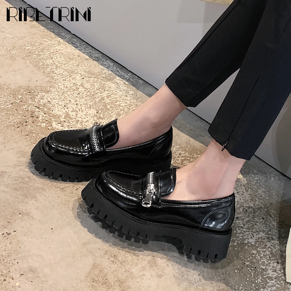 

RIBETRINI 2020 Spring Lady Cool Black Split Leather Platform Shoes Woman Zipper Decorate Flats Women Casual slip-on Loafers