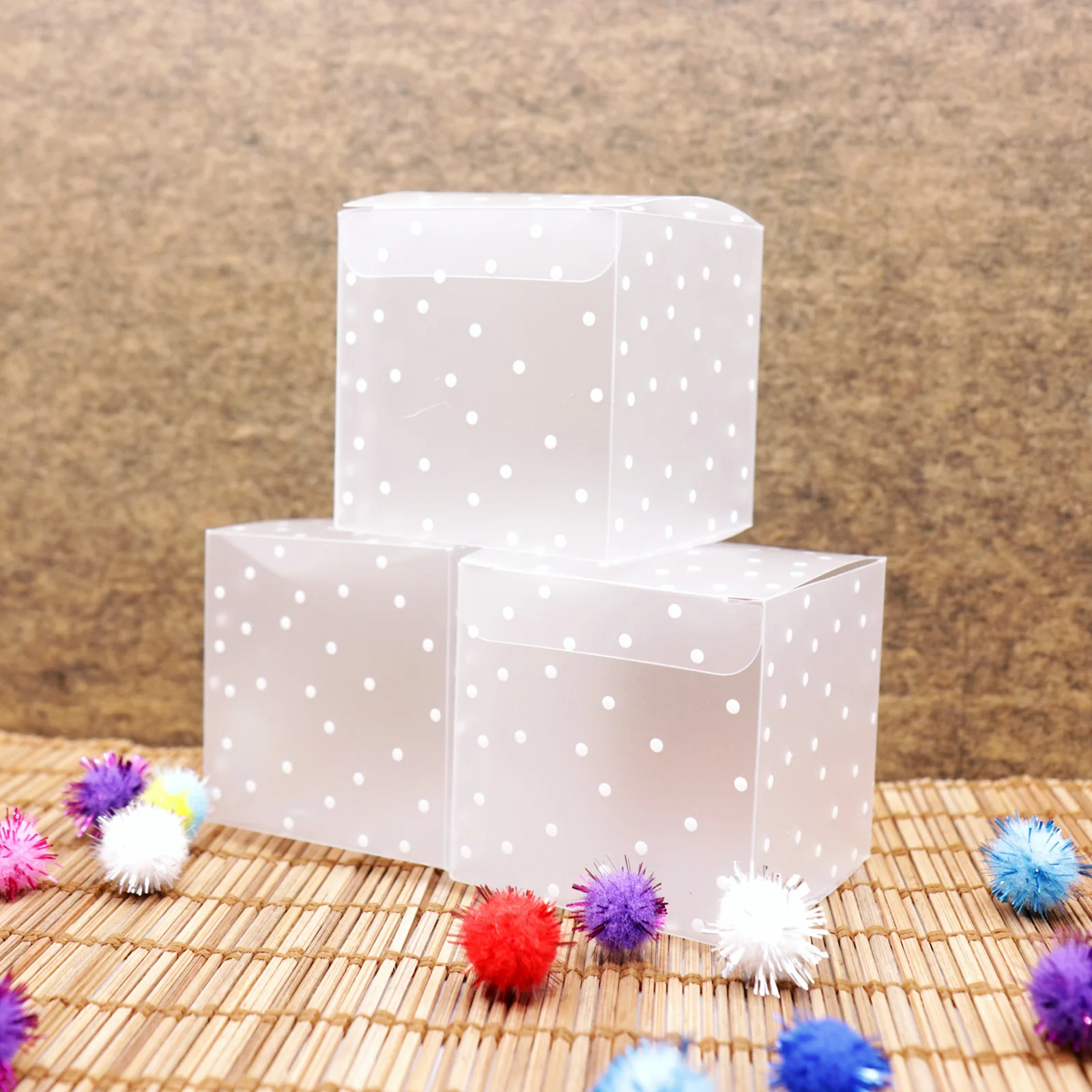 

10pcs PVC Square Transparent Clear Dot Candy Box Chocolate Package Gift Box Cube For Wedding Birthday Christmas Party Decor
