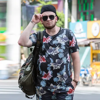 

Spring and summer new goldfish print large size short-sleeved round neck off men's t-shirt