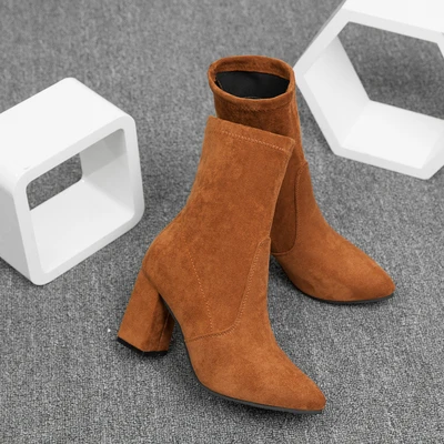 EOEODOIT/осенне-зимние женские ботинки; флоковые туфли-лодочки до середины икры на высоком квадратном каблуке с острым носком; 8 см - Цвет: Коричневый