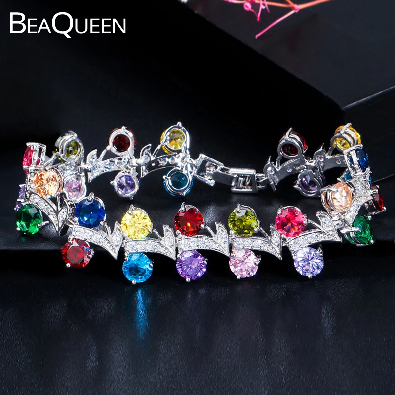 Очаровательные браслеты BeaQueen с круглыми фианитами и разноцветными кристаллами