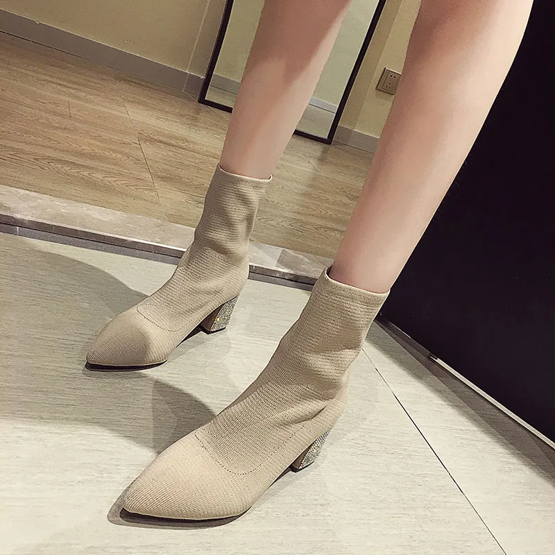 Net Red Martin Boots Women 2019 Winter Fashion Rhinestone Pointed Thin Skinny Boots After the Zipper with High Heel Short Boots