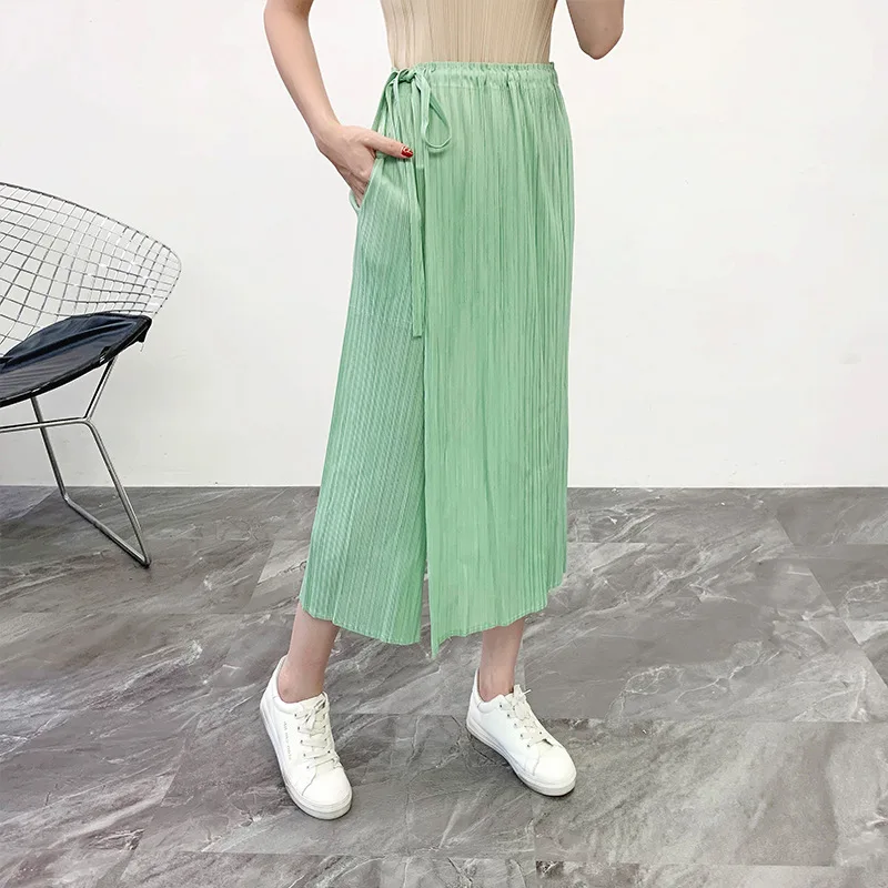 

Elastic Miyake Pleated Pants Women Plus Size Solid Color Loose Casual All-Matched Culottes Mid-Calf Length Trousers Female