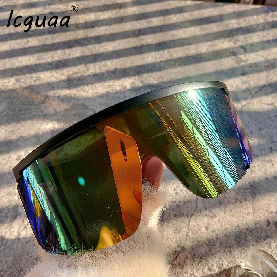 Gianfranco Ferre Super-Curved Visor Sunglasses - Rellik