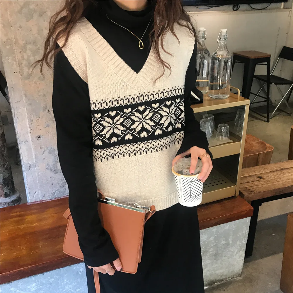 Women Sleeveless Pullover Fall Korean Style Vintage Geometric V Neck Knitted Sweater Vest Black Beige Knitwear T422
