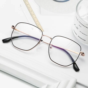 

New retro metal glasses frame Literary trend flat mirror men and women fashion square can be equipped with myopia glasses frame.