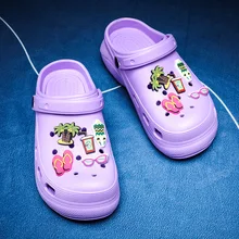 

Women's Platform Clogs Cartoon Pink Garden Shoes Sandals for Women Hollow Comfortable Medicine Sandals Women sandalias de mujer