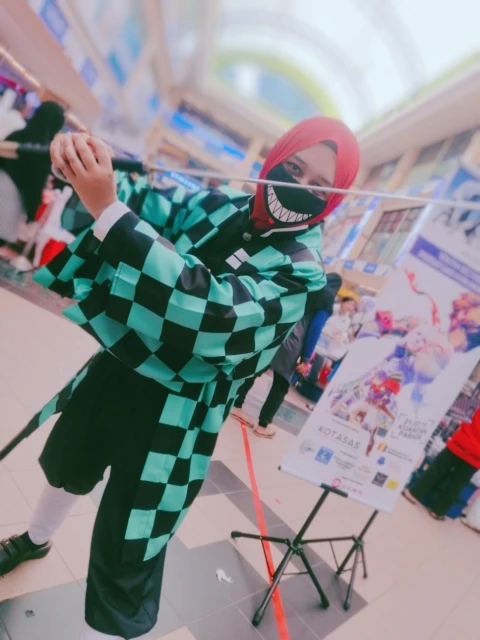 UTB8dCNXxT_IXKJkSalUq6yBzVXam