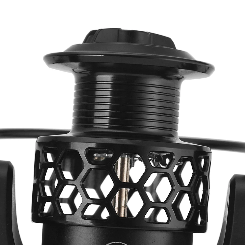 1000-6000 Series Lightweight Hollow Carp Fishing Reel 13+1 Ball Bearings 5.2:1 / 4.8:1 Fishing Reel Spinning Reel