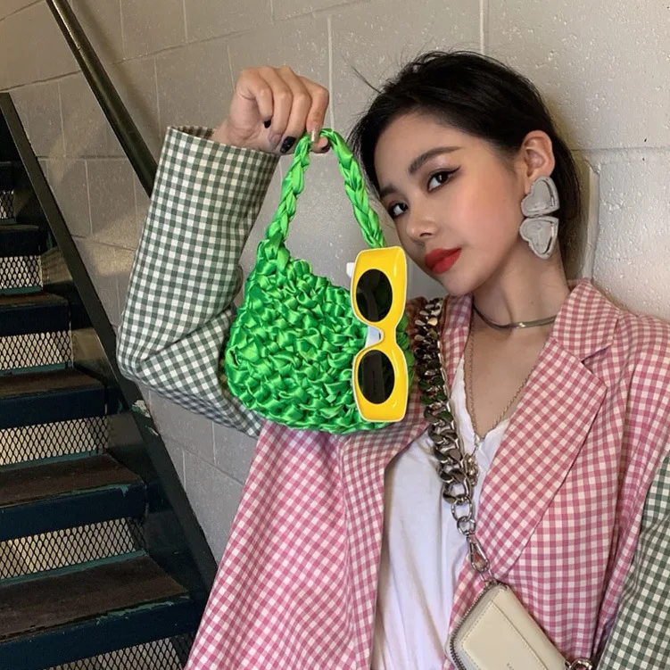 

2019 New Style Online Celebrity AM Celebrity Style Weaving Bag chou duan bao Fluorescent Green Handmade Bag Mini Hollow out Hand