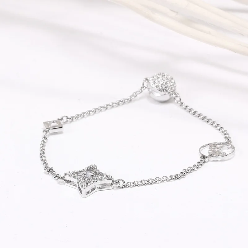 

High quality Swa. Female tetragonal star encrusted with natural crystal bracelet iron-absorption element magnet