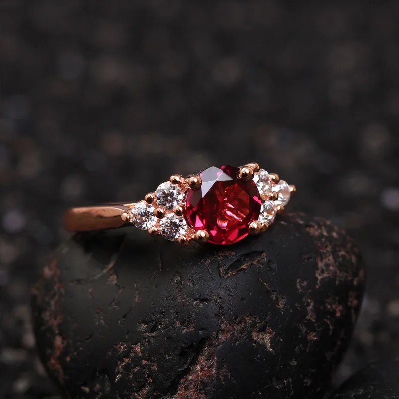 

Hot Sales Europe And America Fashion Gemstone Crystal Rings Hand Jewelry 925 Silver Inlaid Natural Garnet Topaz Ring Women's