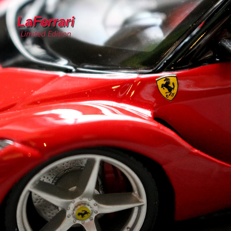 Модель Автомобиля Ferrari La Bburago 1:24 литой металлический автомобиль детская игрушка