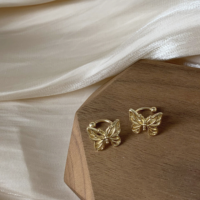 Fashion Vintage Metal Hollow Butterfly Ear Clips For Women Girls Cute No Piercing Fake Cartilage Ear Jewelry