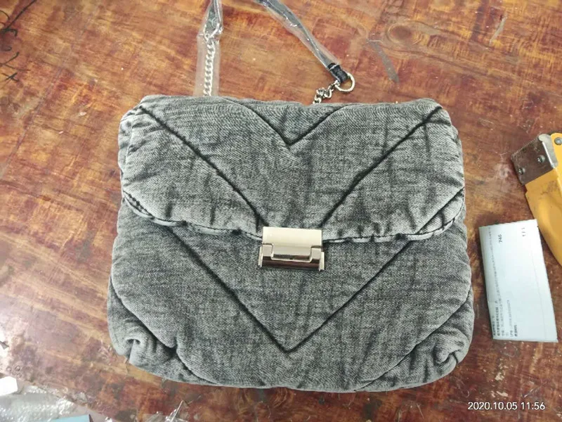 H3b966bd7b0a24c969d976c7e9ff7e0a0J