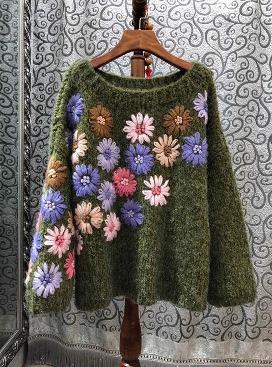 

2019 Early Autumn New Women's Broad-necked Flower Patterns Colour-matching Knitted Long-sleeved Loose Knitted Shirt 918