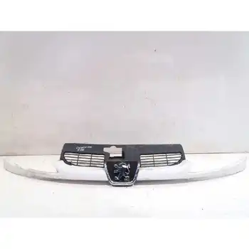 

8518119 Front grille Peugeot 206 Saloon 1.4