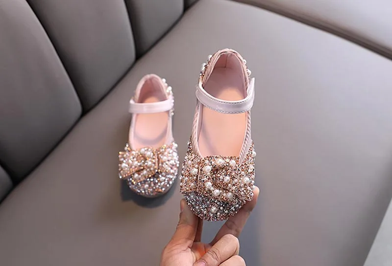 New Girls Princess Shoes Childrens Leather Pearl Rhinestones Shining Shoes Baby Kids Shoes For Party and Wedding Spring Summer leather girl in boots
