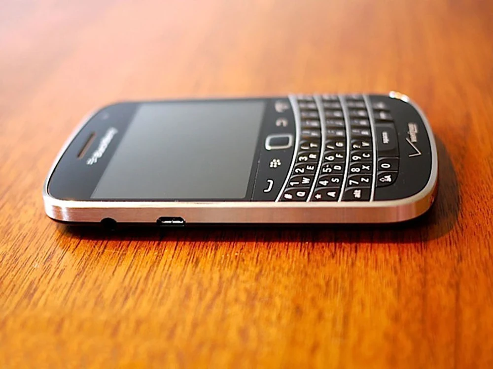 backmarket phones Original Unlocked Blackberry Bold Touch 9900 3G Mobile Phone QWERTY 2.8'' WiFi 5MP 8GB ROM BlackBerryOS Dakota Magnum CellPhone iphone x refurbished