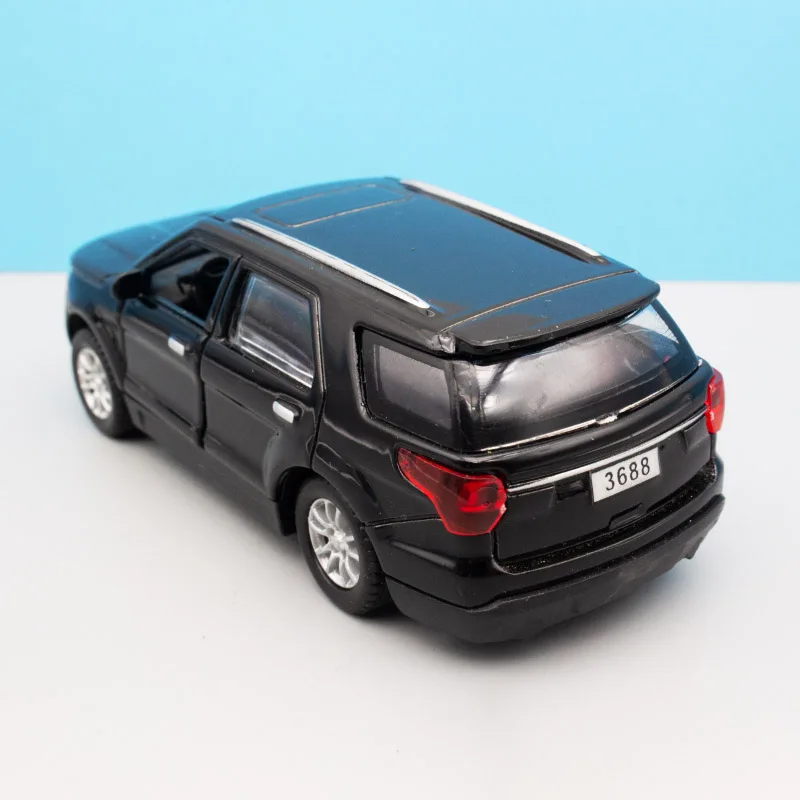 1:36 Ford Explorer SUV Alloy Car Model Toy Diecasts Metal