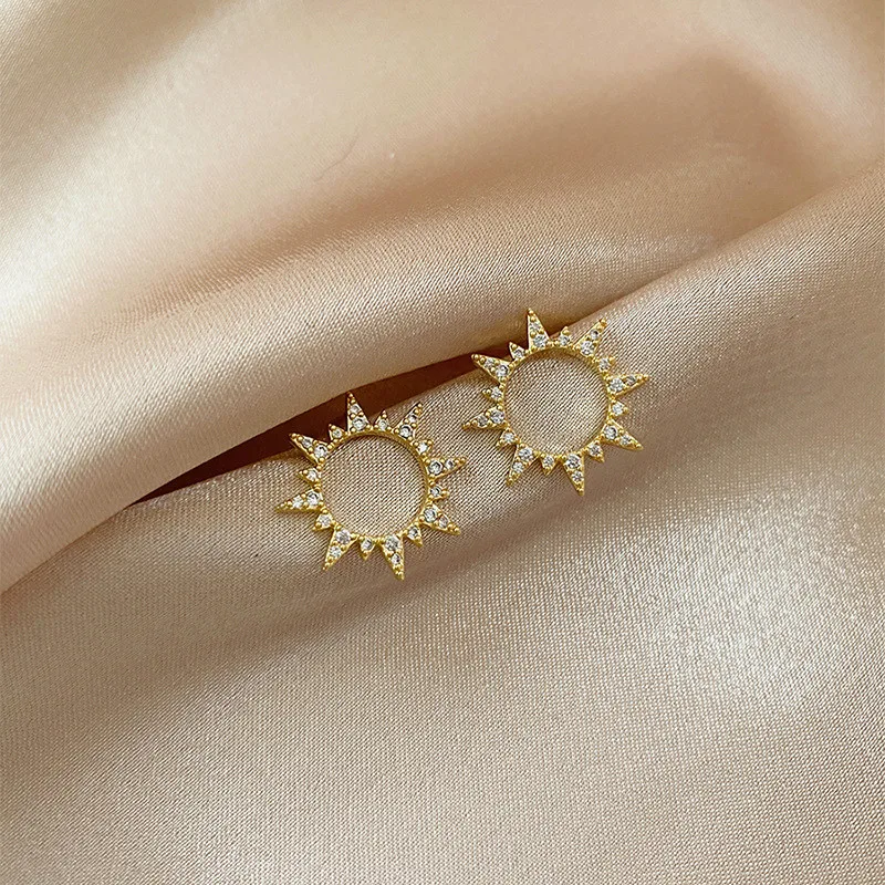 

Round Metal Women Classic Stud Earrings 2020 New Arrival Simple temperament Small Fashion Female Jewelry For Women