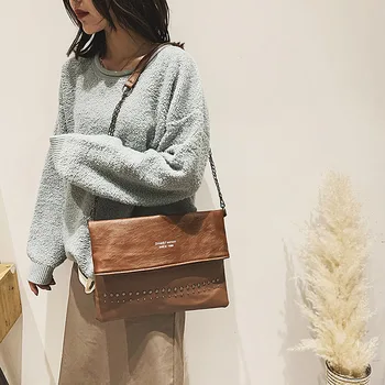

Women's 2019 Winter New Fashion Korean Fashion Riveting Nail Retro All-match Women's Messenger Wholesale