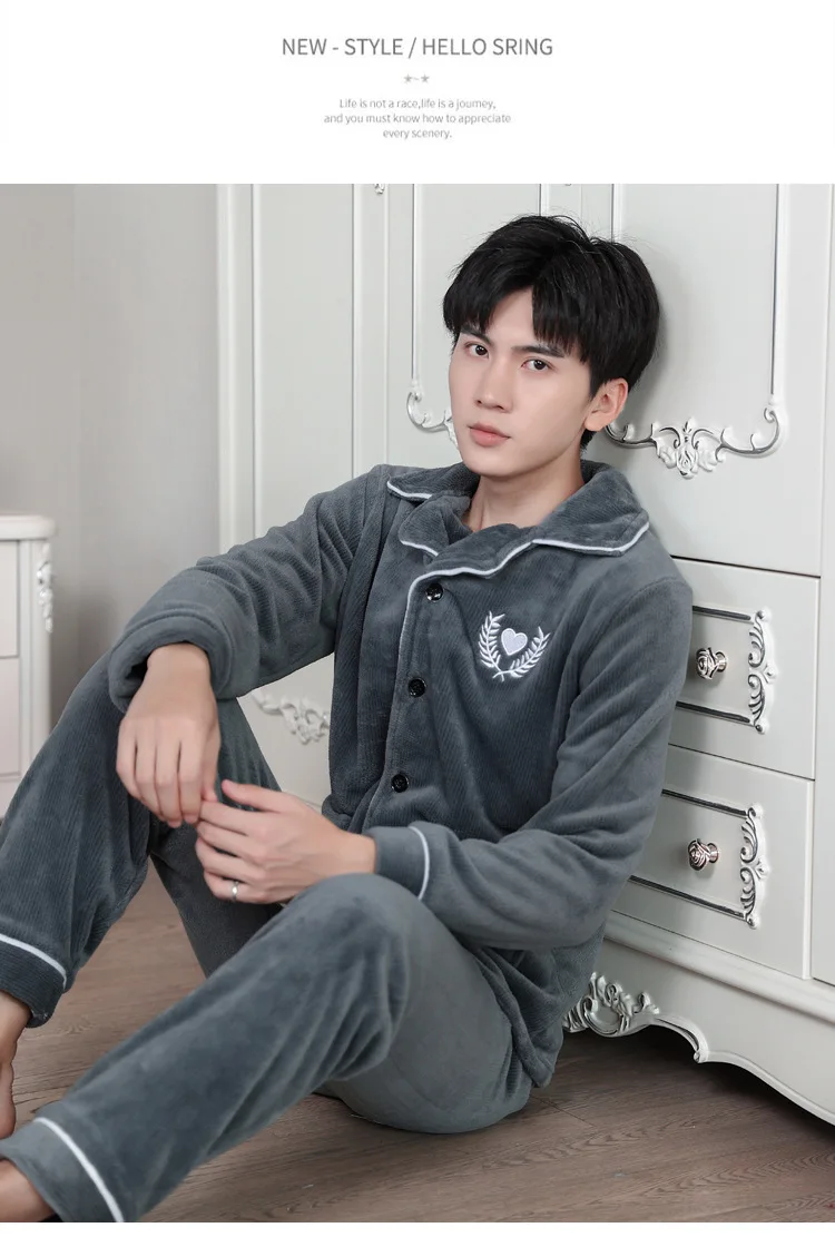 21503576740_1435614937