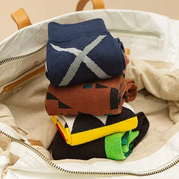 

New man Cotton socks casual tube socks colorful geometric pattern comfortable party gift classic socks