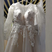 Романтические кружевные аппликации трапециевидной формы с длинными рукавами Свадебные платья с овальным вырезом и пуговицами сзади длина до пола свадебное платье цвета шампанского