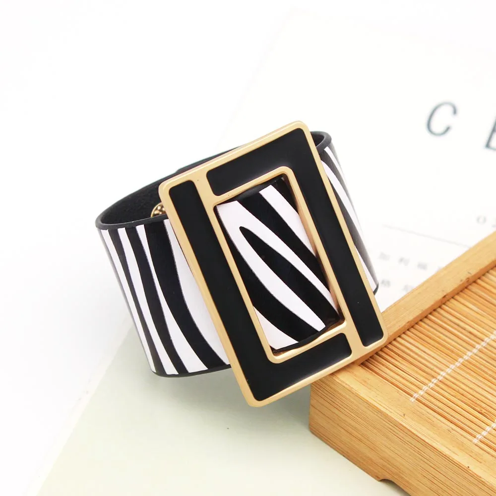 Fashion Brindle Wide Leather Bracelet for Women Black White Geometric Metal Bracelet Wrap Charm Jewelry Femme Gift
