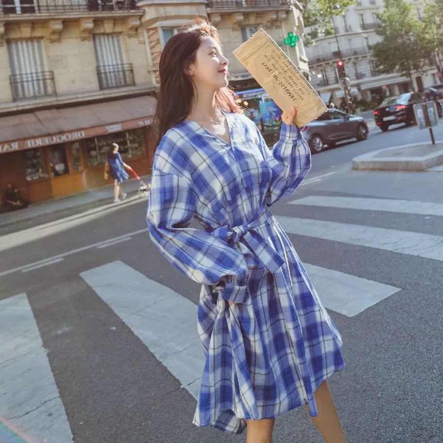 

Photo Shoot INS Normcore Style Blue Plaid V-neck Dress Women's Waist Hugging Lace-up Slimming Lantern Sleeve Swinging Skirt Autu