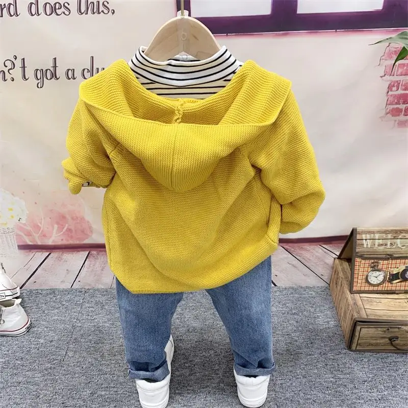 Conjunto de Roupas de Moda Amarelo e Rasgado Meninos Crianças Outono Suéter Listrado t Camisa Verde Jean Definir Roupas 2-7t 3pcs Wlg 3 Mamãe e Bebê