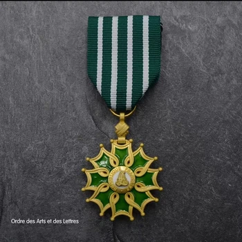 

Europe France Arts And Literature Medal Honor Legion Knight-level Officer Distinguished Service Metal Commemorate Badge Brooch