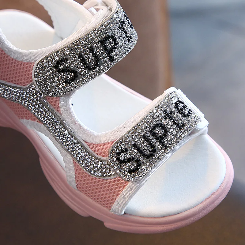 2020 модные кожаные милые детские сандалии для девочек Обувь малышей 2 вида цветов