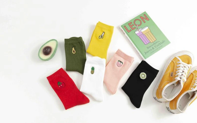 Tide models new fashion fruit embroidery solid color college wind ladies cotton socks
