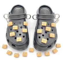 Épingles à chaussures en résine avec visage souriant, nouveau, Original, mignon, dessin animé 3D, décoration de pantoufles, accessoires pour bébé, breloques de chaussures en crocodile, bricolage, 2021 