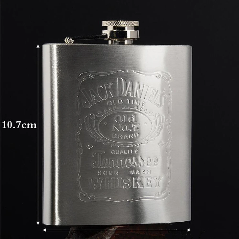 Hip Flask 7oz Stainless Steel  Portable 200ml Russian Style Outdoor Travel Light Personalized Metal Carved Whisky Vodka Flagon