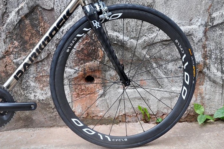 Perfect DARKROCK(DR) Sepat Road Bikes 700C shi mano 105/5800 Groupset 7.9kg light cycling bicycle CR-MO 4135 Heating Treated Carbon 8