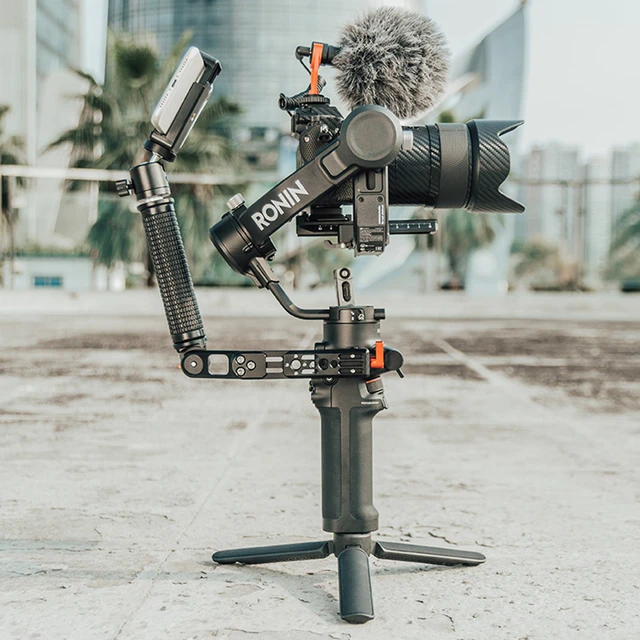 ミラーレス一眼DJI  RONIN RSC2 スタビライザー　ジンバル