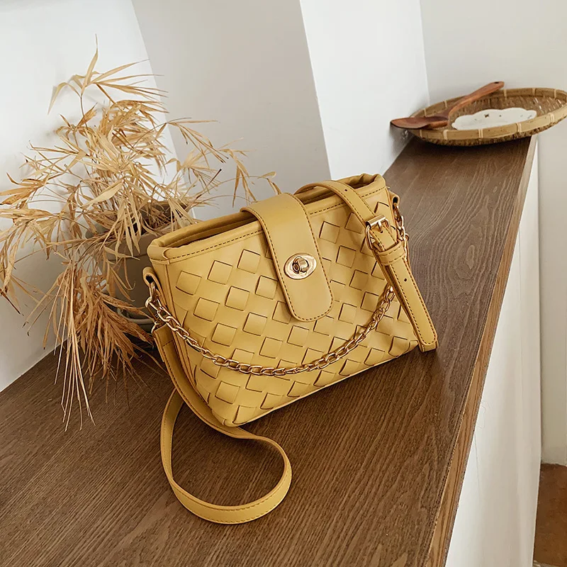 

2019 new Chaohan version 100 lap slanted small bag braided bag chain single shoulder bag foreign air bag one shoulder bag.