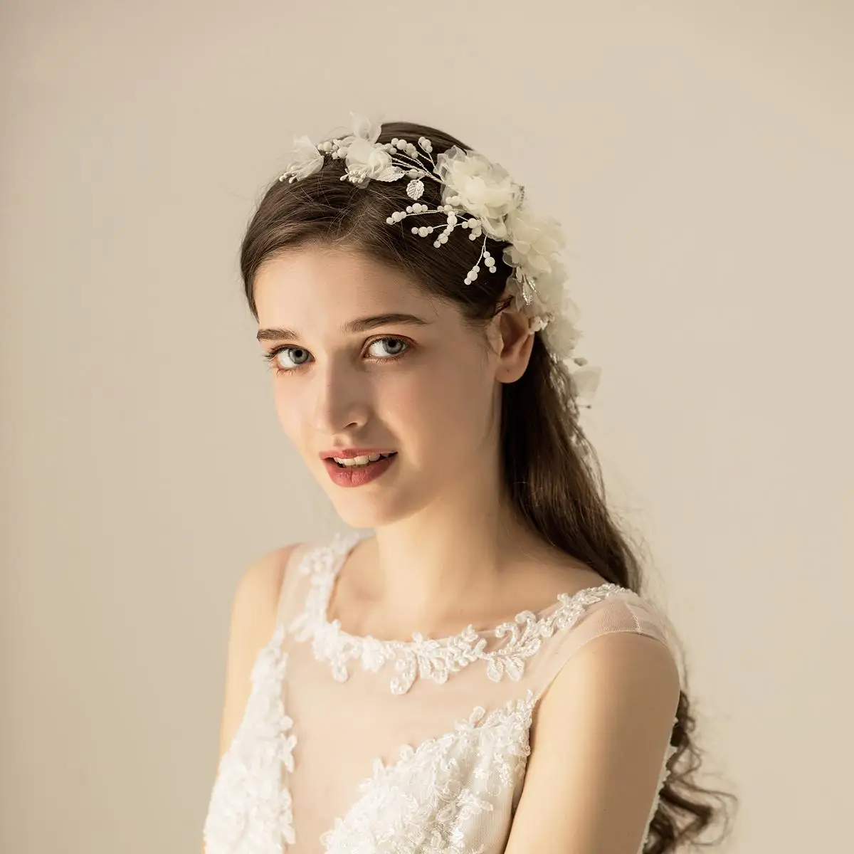 Свадебные повязки для волос с жемчужными бусинами, Длинные повязки для волос с цветком и листьями для женщин, вечерние аксессуары для невесты, свадебные украшения