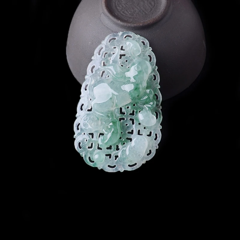 

2019 new Natural Burmese ice species A goods jade jade rabbit pendant zodiac rabbit pendant send certificate