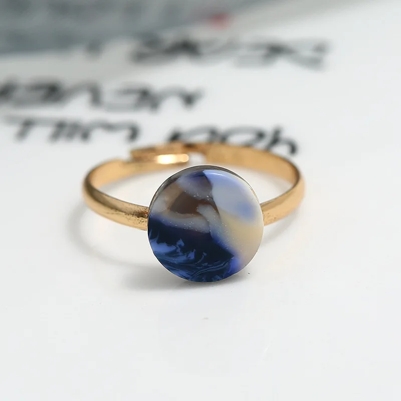 

2019 new trend acrylic glossy women ring square gradient color matching simple wind opening ring holiday gift alloy jewelry