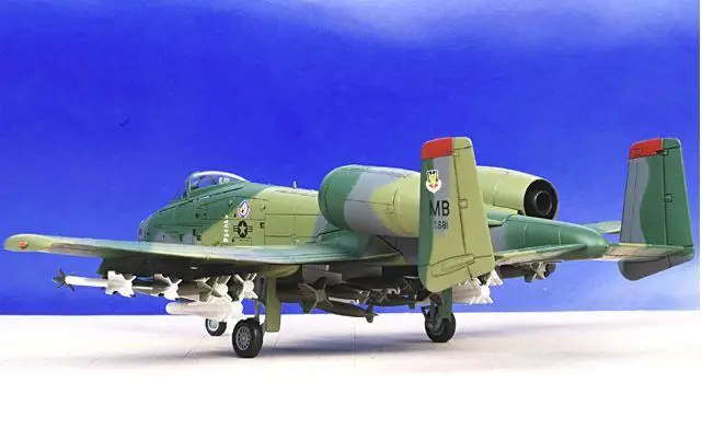 Хобби мастер Ограниченная серия A-10A Playtime USAF 354th TFW 353rd TFS#78-0681 пол Джонсон Миртл-пляж 1/72 литье под давлением модель самолета
