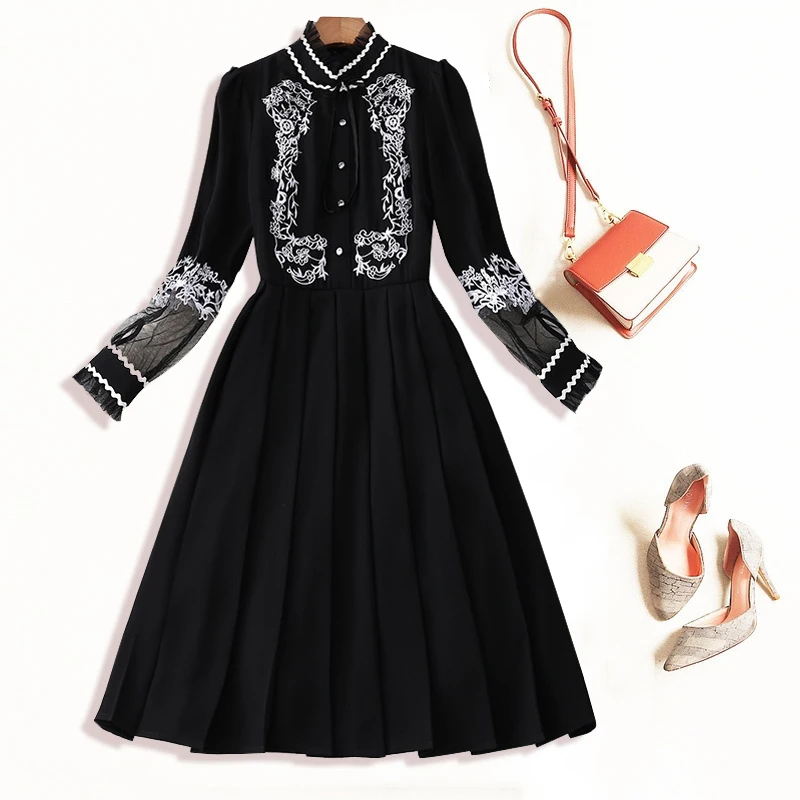 

VERDEJULIAY Runway Black Dress Women 2020 Winter Autumn Fashion New Designer Flower Embroidery Lantern Sleeve Midi Pleated Dress