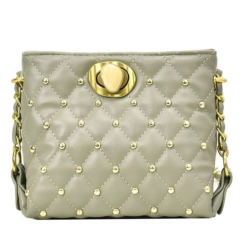 

Chain Bag Women's New 2019 Korean Version of The Rivet Fashion Shoulder Messenger Bucket Bag Crossbody Bags for Women Handbags
