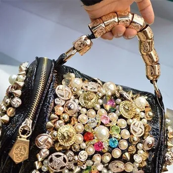 

2020 Women New Fashion Tassel Pillow Bag Hand Made Beading Alligator Pattern Top Handle Shoulder Bag Crossbody Party Daily