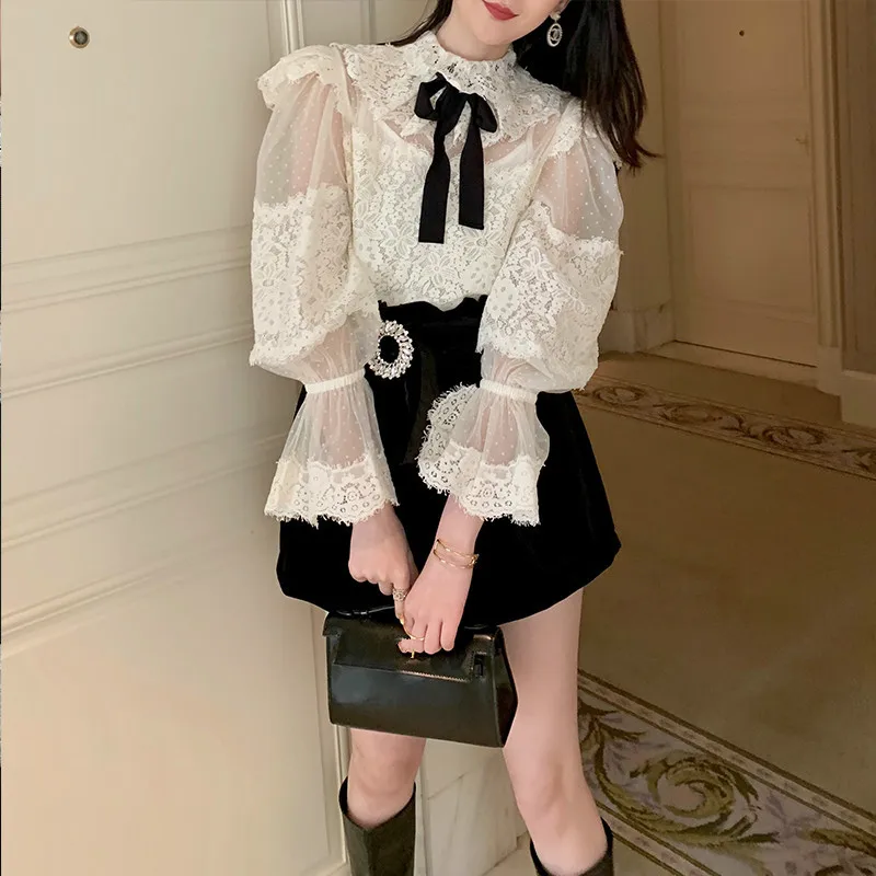

[EWQ] 2020 Spring Summer New Pattern Peter Pan Collar Lantern Sleeve Lace Patchwork Pullovers Casual Shirt Women AK70912L