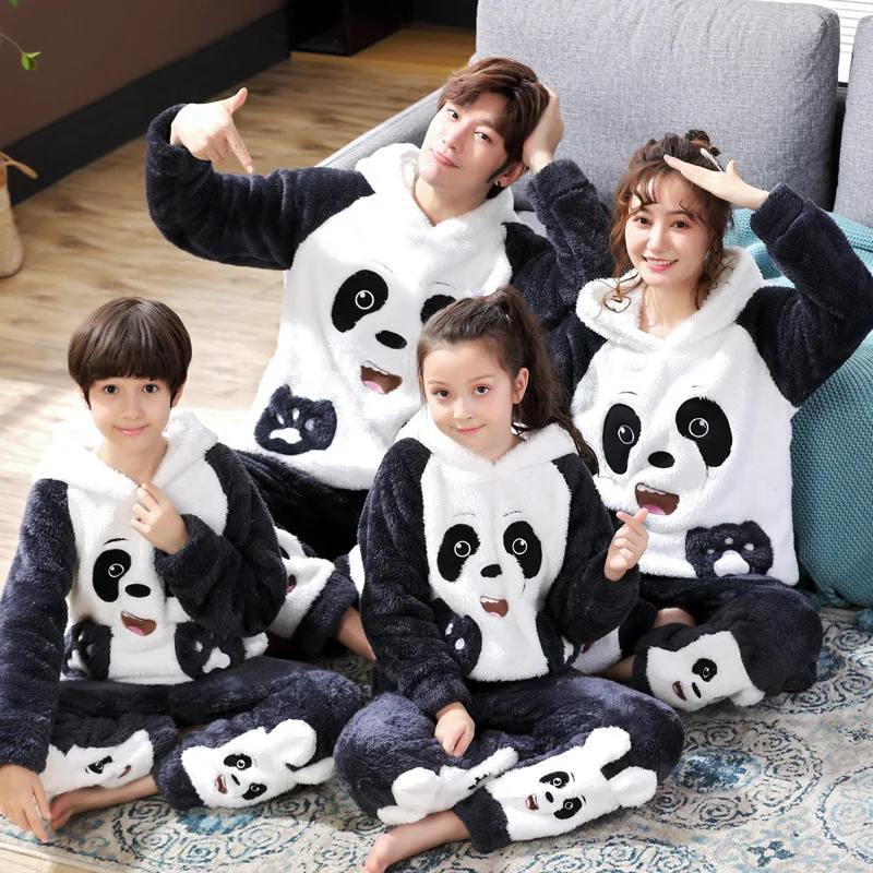 Зимний теплый Пижамный комплект для родителей и ребенка, детская Фланелевая пижама из кораллового флиса, утепленная Пижама с капюшоном и изображением панды, домашняя одежда для мужчин и женщин, Новинка